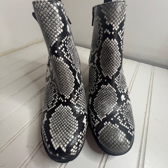 Mix No 6 Black & Gray Faux Leather Reptile Snakeskin Zippered Ankle Boots 7.5 - Picture 3 of 13